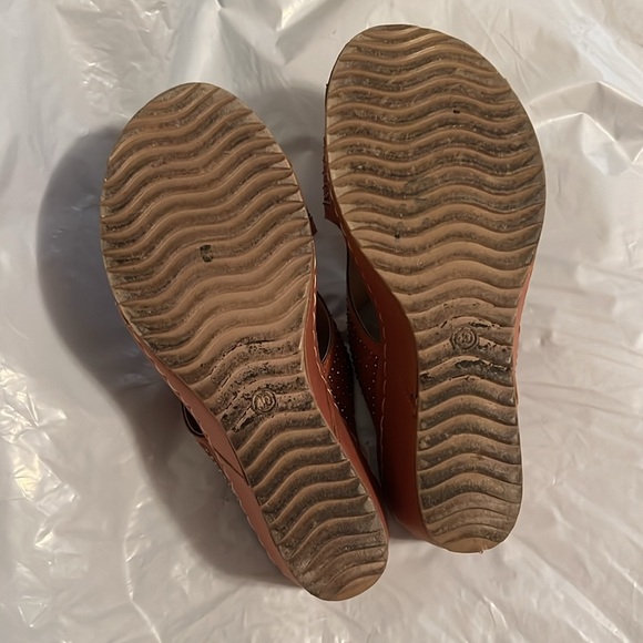 Atalina size 8 1/2 or 9 brown wedges w/ sparkles - Picture 5 of 7